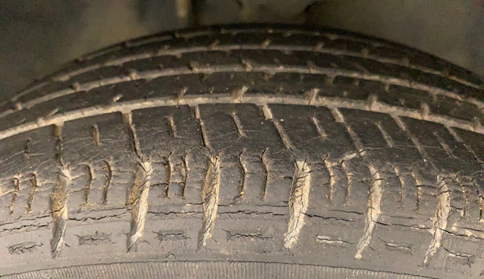 2014 Maruti Alto K10 VXI, Petrol, Manual, 39,739 km, Right Front Tyre Tread