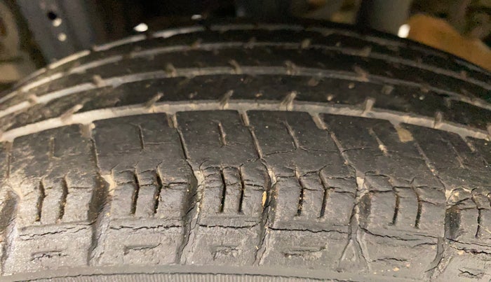 2014 Maruti Alto K10 VXI, Petrol, Manual, 39,739 km, Right Rear Tyre Tread