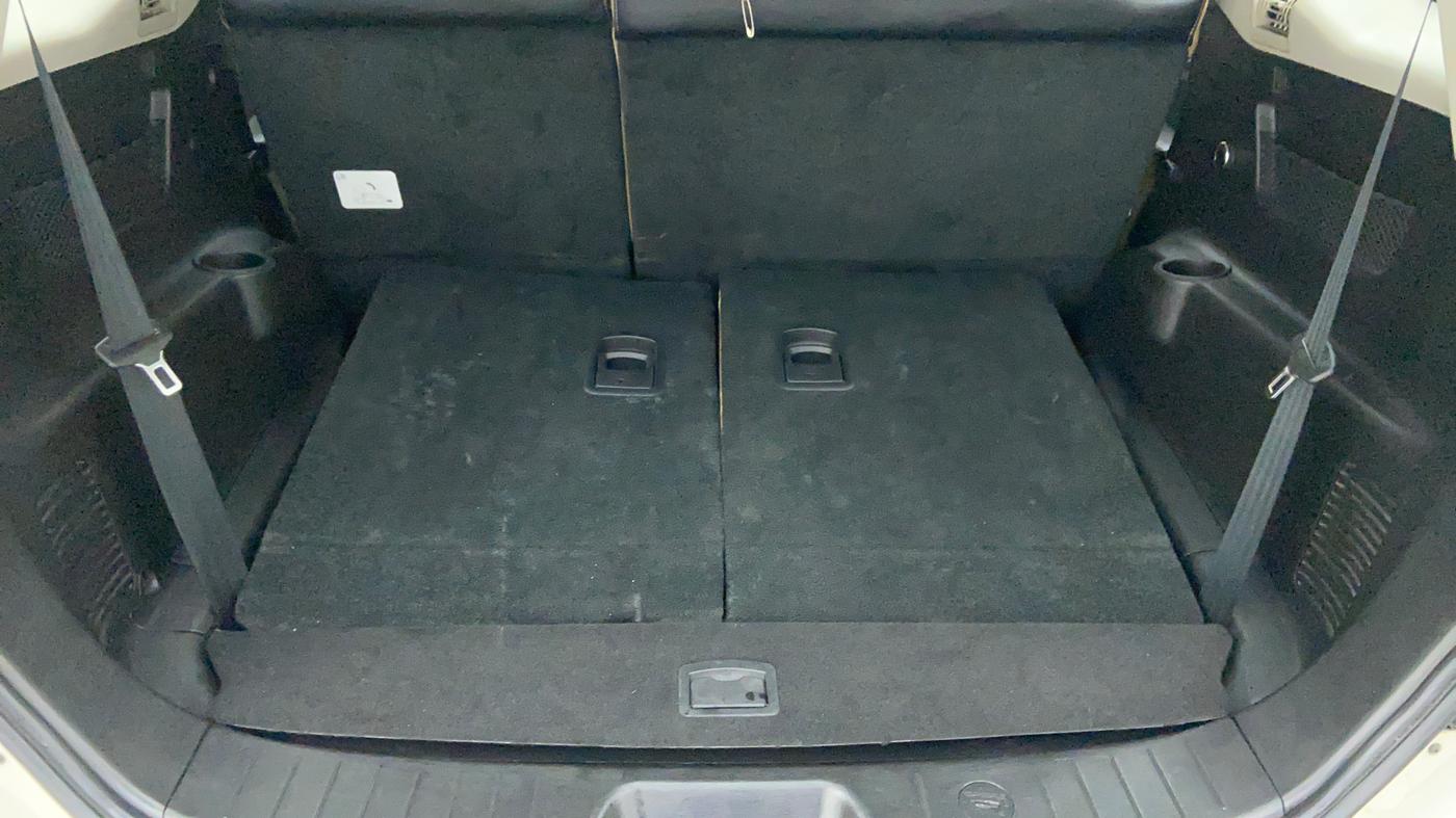 2018 Mahindra XUV500 W11 AT, Diesel, Automatic, 29,359 km, Boot Inside