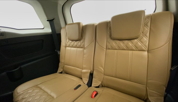 2018 Mahindra XUV500 W11 AT, Diesel, Automatic, 29,359 km, Third Seat Row ( optional )