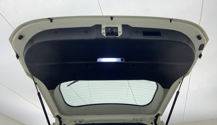 2018 Mahindra XUV500 W11 AT, Diesel, Automatic, 29,359 km, Boot Door Open