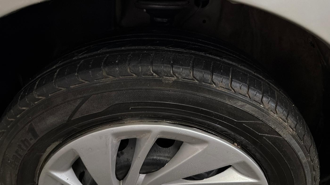 2018 Maruti IGNIS DELTA 1.2 AMT, Petrol, Automatic, 70,856 km, Left Front Tyre Tread