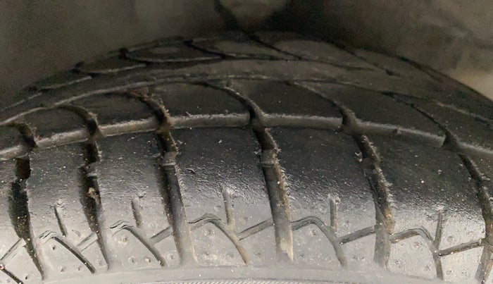 2012 Hyundai Santro Xing GL PLUS, Petrol, Manual, 60,738 km, Right Front Tyre Tread