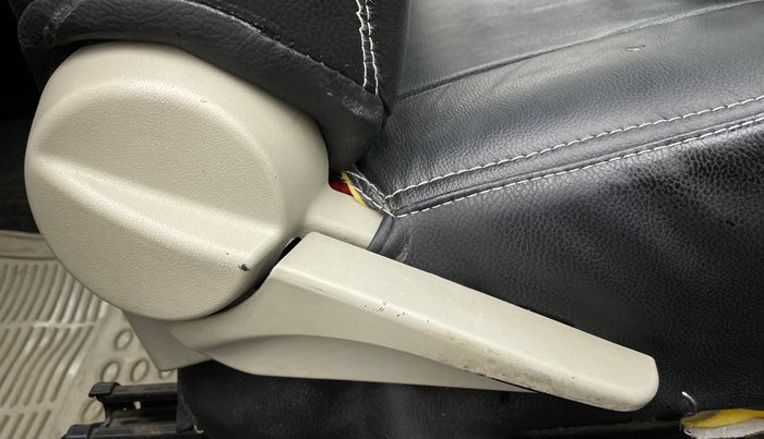 2013 Toyota Etios G, Petrol, Manual, 47,334 km, Driver Side Adjustment Panel