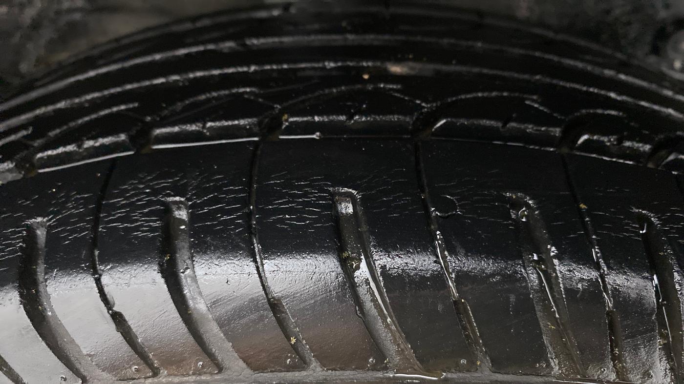 2013 Toyota Etios G, Petrol, Manual, 47,334 km, Right Rear Tyre Tread