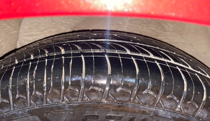 2014 Hyundai i10 MAGNA 1.1, Petrol, Manual, 43,999 km, Left Rear Tyre Tread