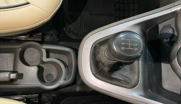 2014 Hyundai i10 MAGNA 1.1, Petrol, Manual, 43,999 km, Gear Lever