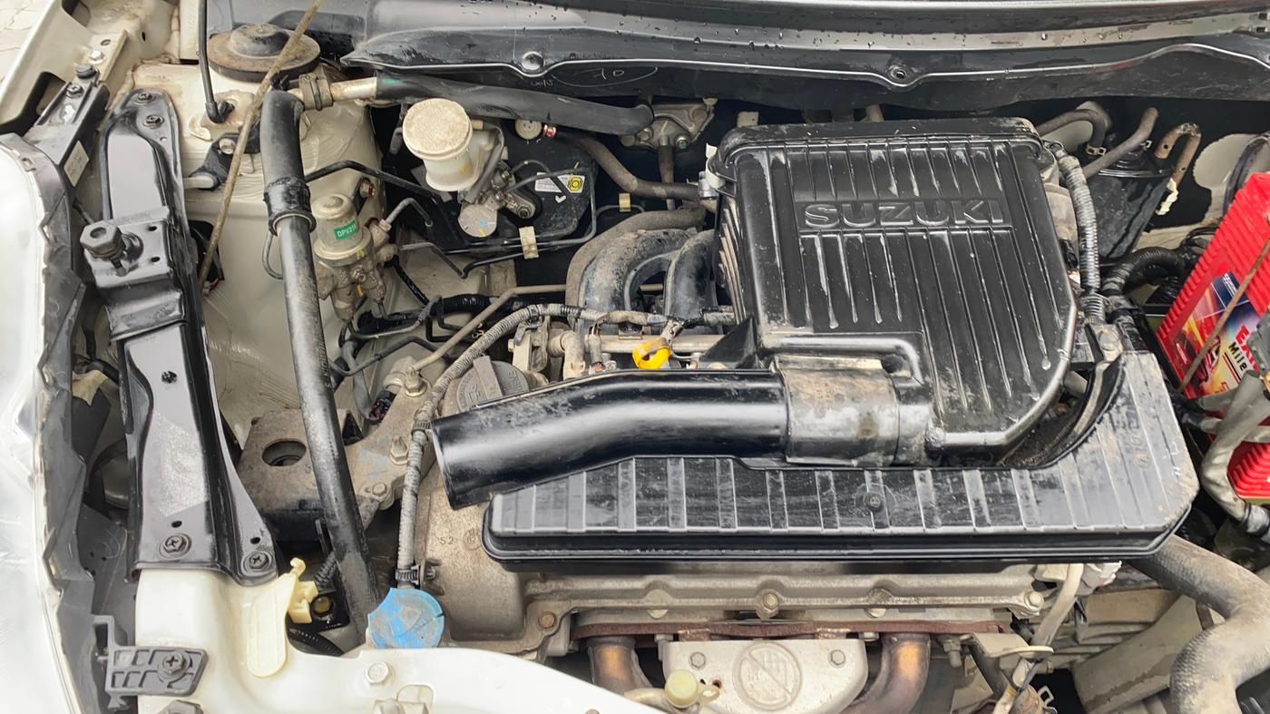 2014 Maruti Swift VXI, Petrol, Manual, 63,265 km, Engine View - Right