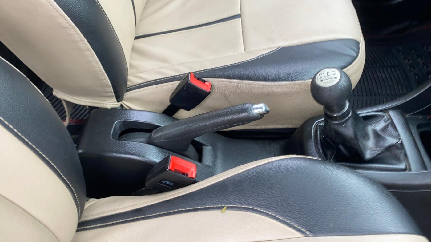 2014 Maruti Swift VXI, Petrol, Manual, 63,265 km, Gear Lever