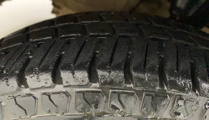 2010 Hyundai i10 SPORTZ 1.2, Petrol, Manual, 88,623 km, Left Front Tyre Tread