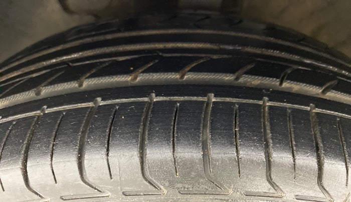2017 Hyundai New Elantra 2.0 SX (O) AT, Petrol, Automatic, 87,638 km, Left Front Tyre Tread