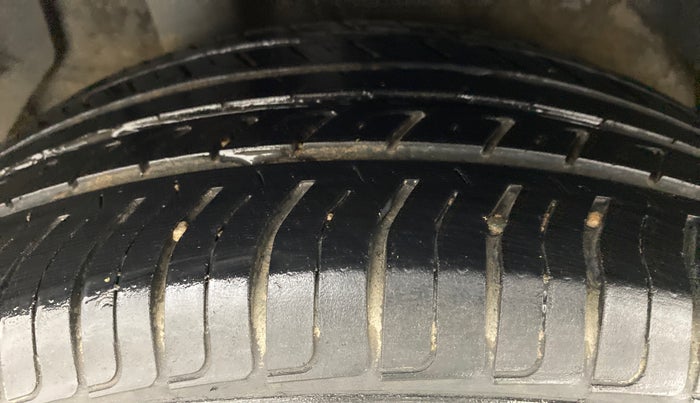 2017 Hyundai New Elantra 2.0 SX (O) AT, Petrol, Automatic, 87,638 km, Right Rear Tyre Tread