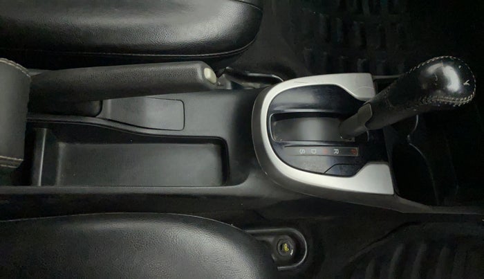 2016 Honda Jazz 1.2L I-VTEC V AT, CNG, Automatic, 72,758 km, Gear Lever