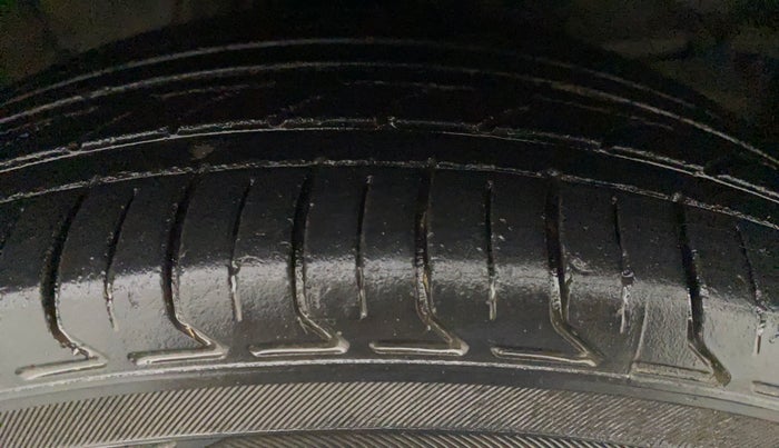 2016 Honda Jazz 1.2L I-VTEC V AT, CNG, Automatic, 72,758 km, Right Front Tyre Tread
