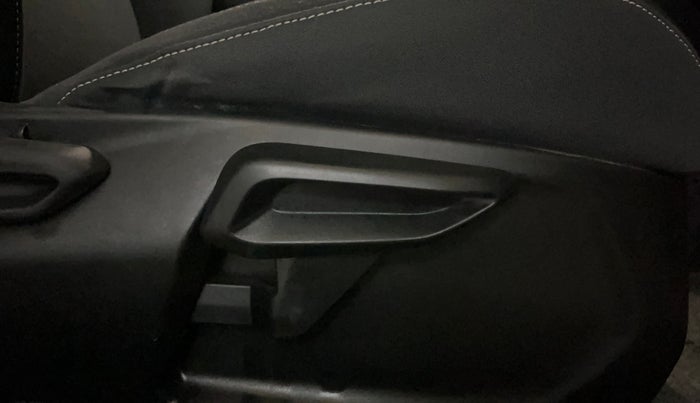 2024 Tata NEXON CREATIVE PLUS S 1.2 REVOTRON 6 MT DT, Petrol, Manual, 21,204 km, Driver Side Adjustment Panel