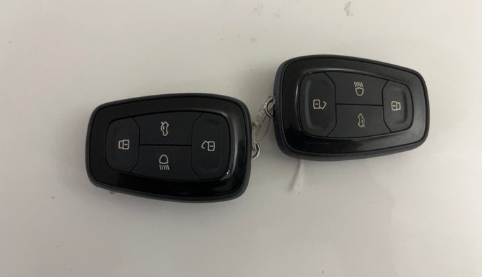 2024 Tata NEXON CREATIVE PLUS S 1.2 REVOTRON 6 MT DT, Petrol, Manual, 21,204 km, Key Close Up