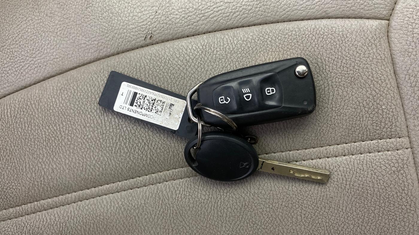 2019 Tata TIGOR XZ PLUS PETROL, Petrol, Manual, 1,26,891 km, Key Close Up