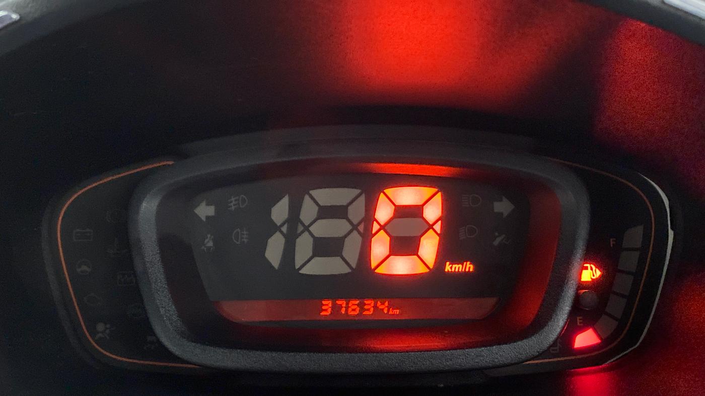 2019 Renault Kwid RXT 1.0 (O), Petrol, Manual, 37,915 km, Odometer Image