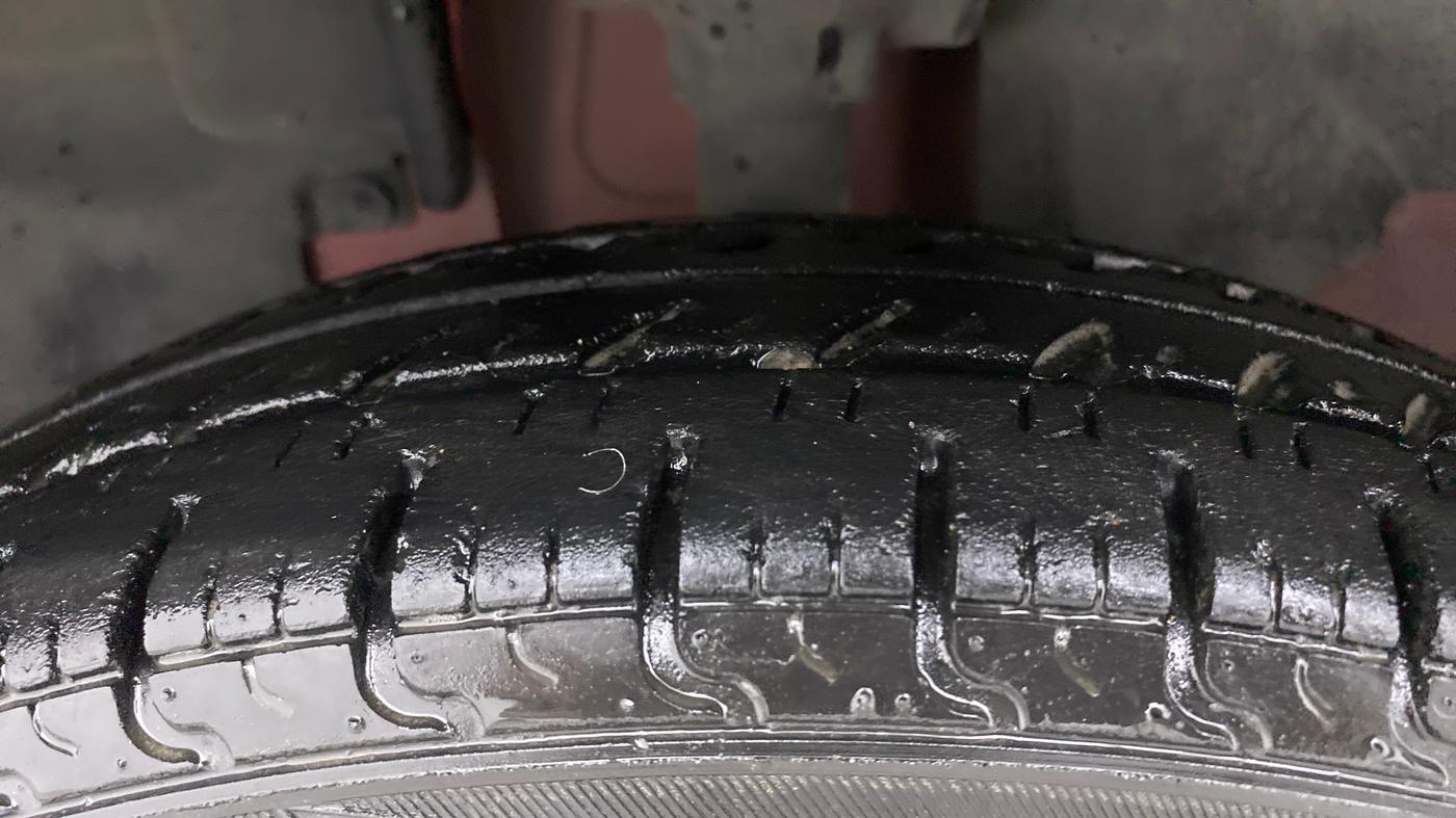 2019 Renault Kwid RXT 1.0 (O), Petrol, Manual, 37,915 km, Left Front Tyre Tread