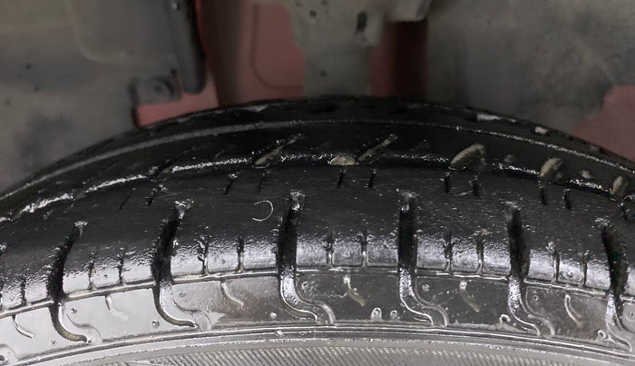 2019 Renault Kwid RXT 1.0 (O), Petrol, Manual, 37,915 km, Left Front Tyre Tread