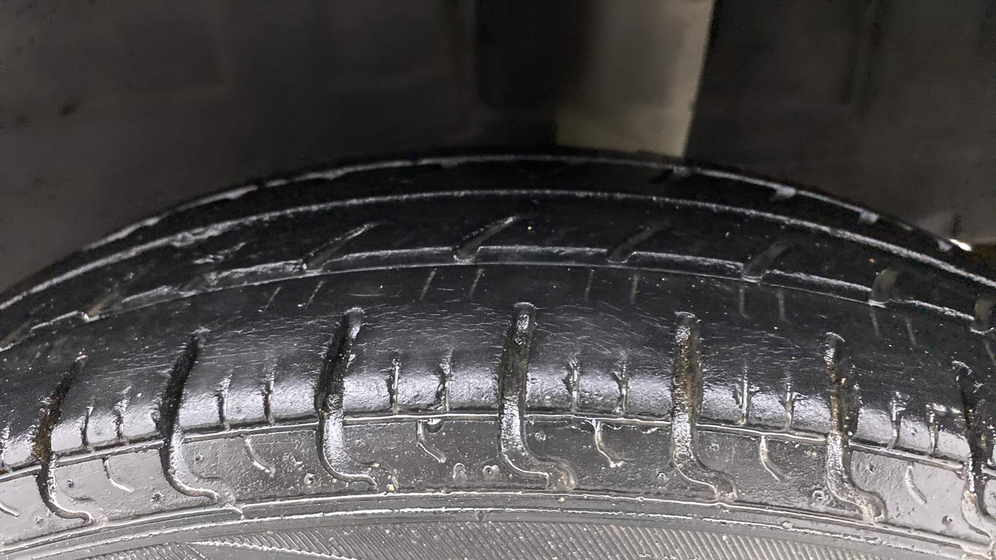 2019 Renault Kwid RXT 1.0 (O), Petrol, Manual, 37,915 km, Left Rear Tyre Tread