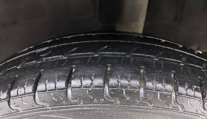 2019 Renault Kwid RXT 1.0 (O), Petrol, Manual, 37,915 km, Left Rear Tyre Tread