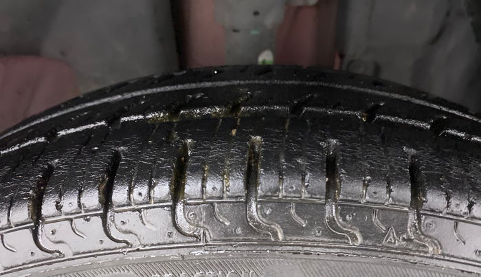 2019 Renault Kwid RXT 1.0 (O), Petrol, Manual, 37,915 km, Right Front Tyre Tread