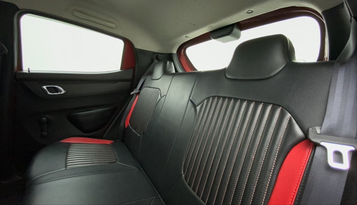2019 Renault Kwid RXT 1.0 (O), Petrol, Manual, 37,915 km, Right Side Rear Door Cabin