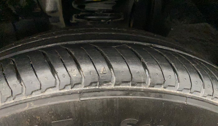 2021 Nissan MAGNITE XE, Petrol, Manual, 59,274 km, Left Front Tyre Tread