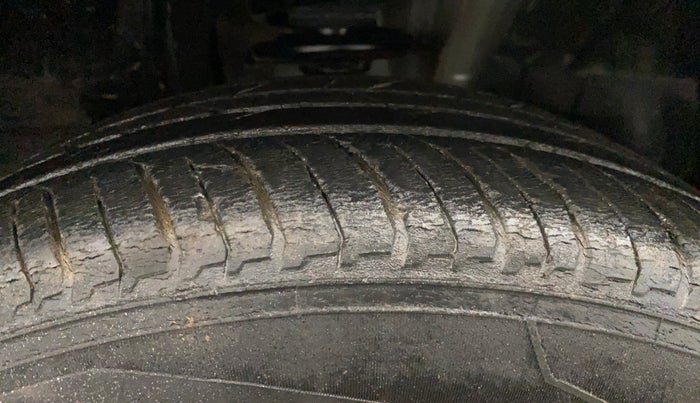 2021 Nissan MAGNITE XE, Petrol, Manual, 59,274 km, Right Front Tyre Tread