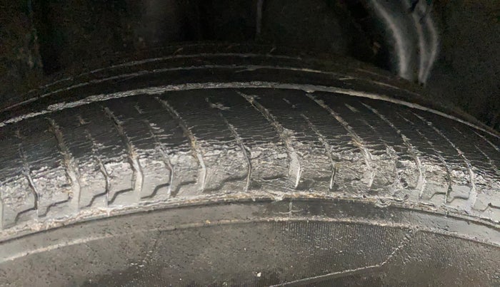 2021 Nissan MAGNITE XE, Petrol, Manual, 59,274 km, Right Rear Tyre Tread