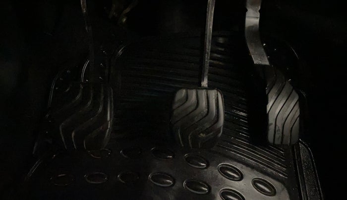 2021 Nissan MAGNITE XE, Petrol, Manual, 59,274 km, Pedals