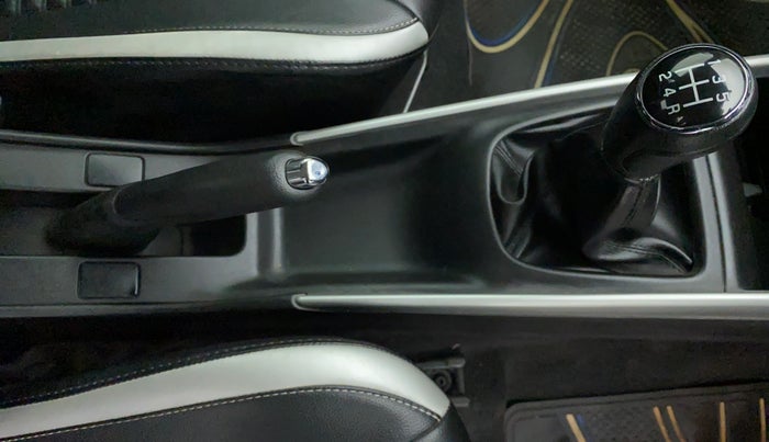 2017 Maruti Baleno ZETA PETROL 1.2, Petrol, Manual, 63,074 km, Gear Lever