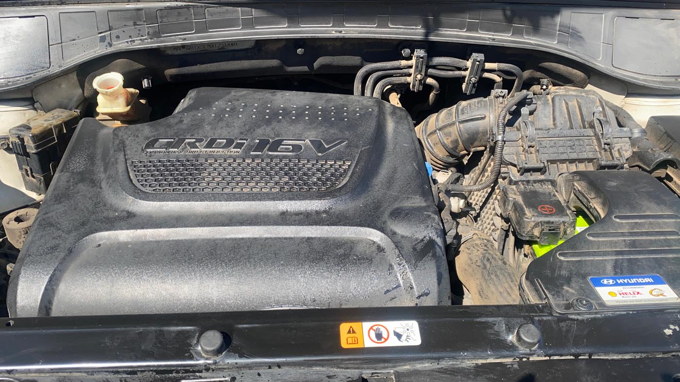 2015 Hyundai Santa Fe 4 WD AT, Diesel, Automatic, 81,011 km, Engine View