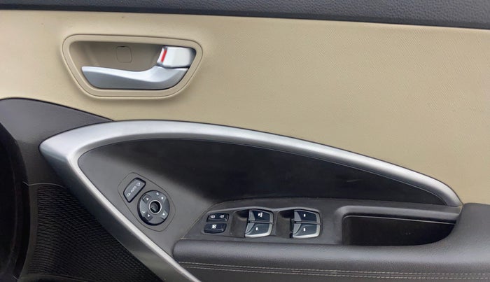 2015 Hyundai Santa Fe 4 WD AT, Diesel, Automatic, 81,011 km, Driver Side Door Panels Control