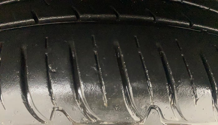 2015 Hyundai Santa Fe 4 WD AT, Diesel, Automatic, 81,011 km, Left Front Tyre Tread