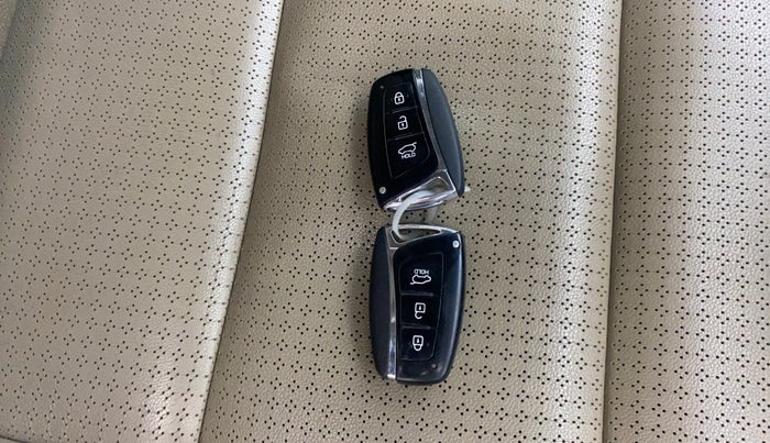 2015 Hyundai Santa Fe 4 WD AT, Diesel, Automatic, 81,011 km, Key Close Up