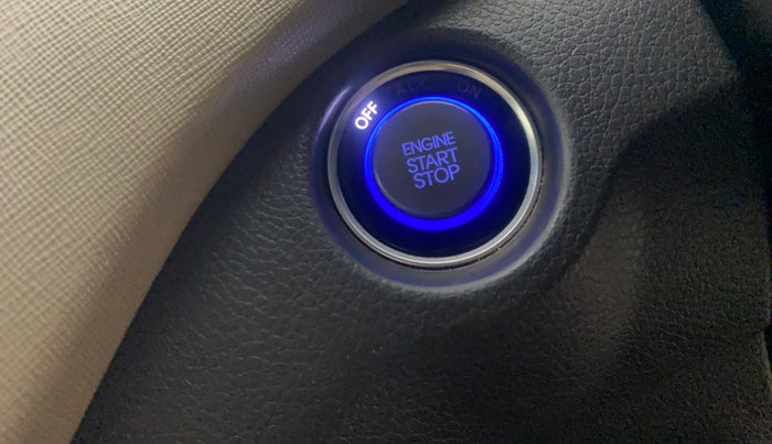 2015 Hyundai Santa Fe 4 WD AT, Diesel, Automatic, 81,011 km, Keyless Start/ Stop Button