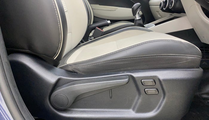 2022 Hyundai VENUE SX 1.0 (O) TURBO IMT, Petrol, Manual, 22,472 km, Driver Side Adjustment Panel