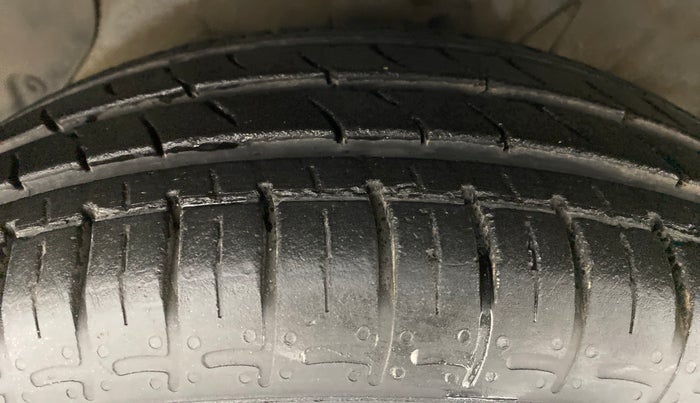 2021 Hyundai GRAND I10 NIOS SPORTZ U2 1.2 CRDI, Diesel, Manual, 17,647 km, Left Front Tyre Tread