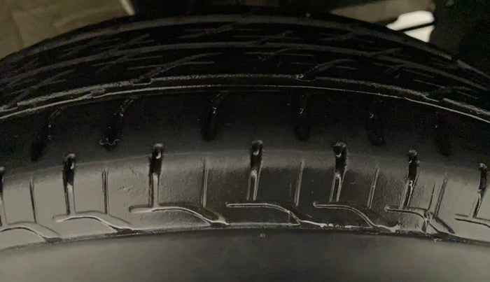 2019 Maruti New Wagon-R LXI CNG 1.0, CNG, Manual, 66,684 km, Left Front Tyre Tread