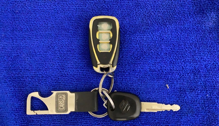 2019 Maruti New Wagon-R LXI CNG 1.0, CNG, Manual, 66,684 km, Key Close Up