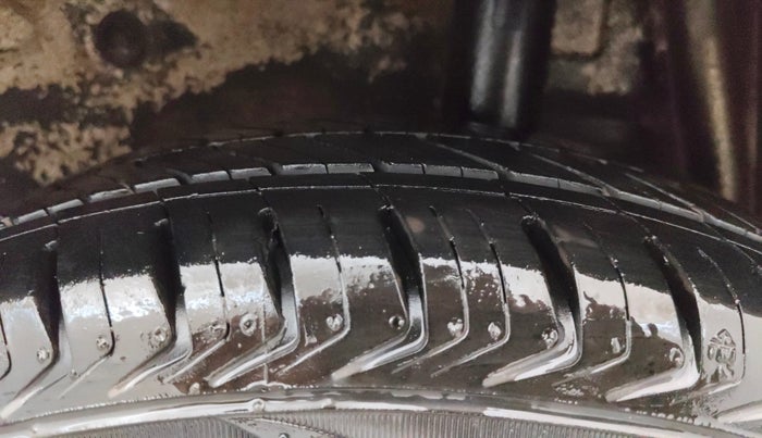 2014 Maruti Celerio VXI, Petrol, Manual, 59,009 km, Left Rear Tyre Tread
