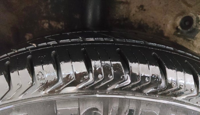 2014 Maruti Celerio VXI, Petrol, Manual, 59,009 km, Right Rear Tyre Tread