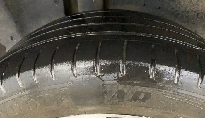 2022 MG HECTOR SHARP HYBRID 1.5 PETROL, Petrol, Manual, 70,176 km, Right Rear Tyre Tread