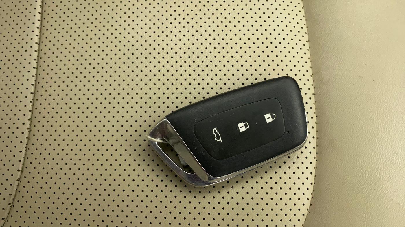 2022 MG HECTOR SHARP HYBRID 1.5 PETROL, Petrol, Manual, 70,280 km, Key Close Up