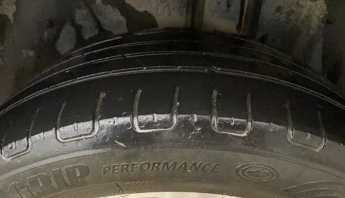 2022 MG HECTOR SHARP HYBRID 1.5 PETROL, Petrol, Manual, 70,176 km, Left Rear Tyre Tread