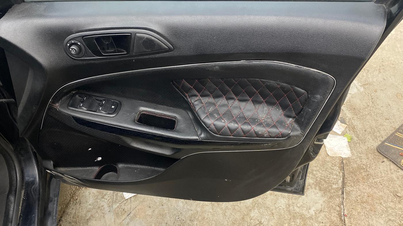 2017 Ford Ecosport TITANIUM 1.5L PETROL, Petrol, Manual, 52,713 km, Driver Side Door Panels Control