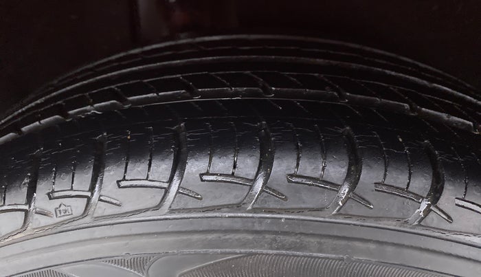 2016 Maruti Baleno DELTA PETROL 1.2, Petrol, Manual, 35,360 km, Right Rear Tyre Tread