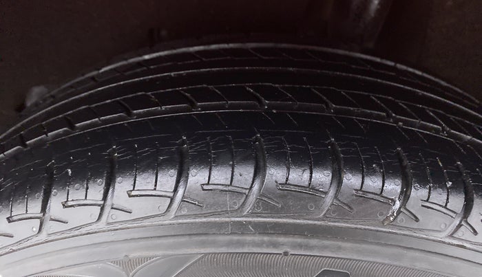 2016 Maruti Baleno DELTA PETROL 1.2, Petrol, Manual, 35,360 km, Left Rear Tyre Tread